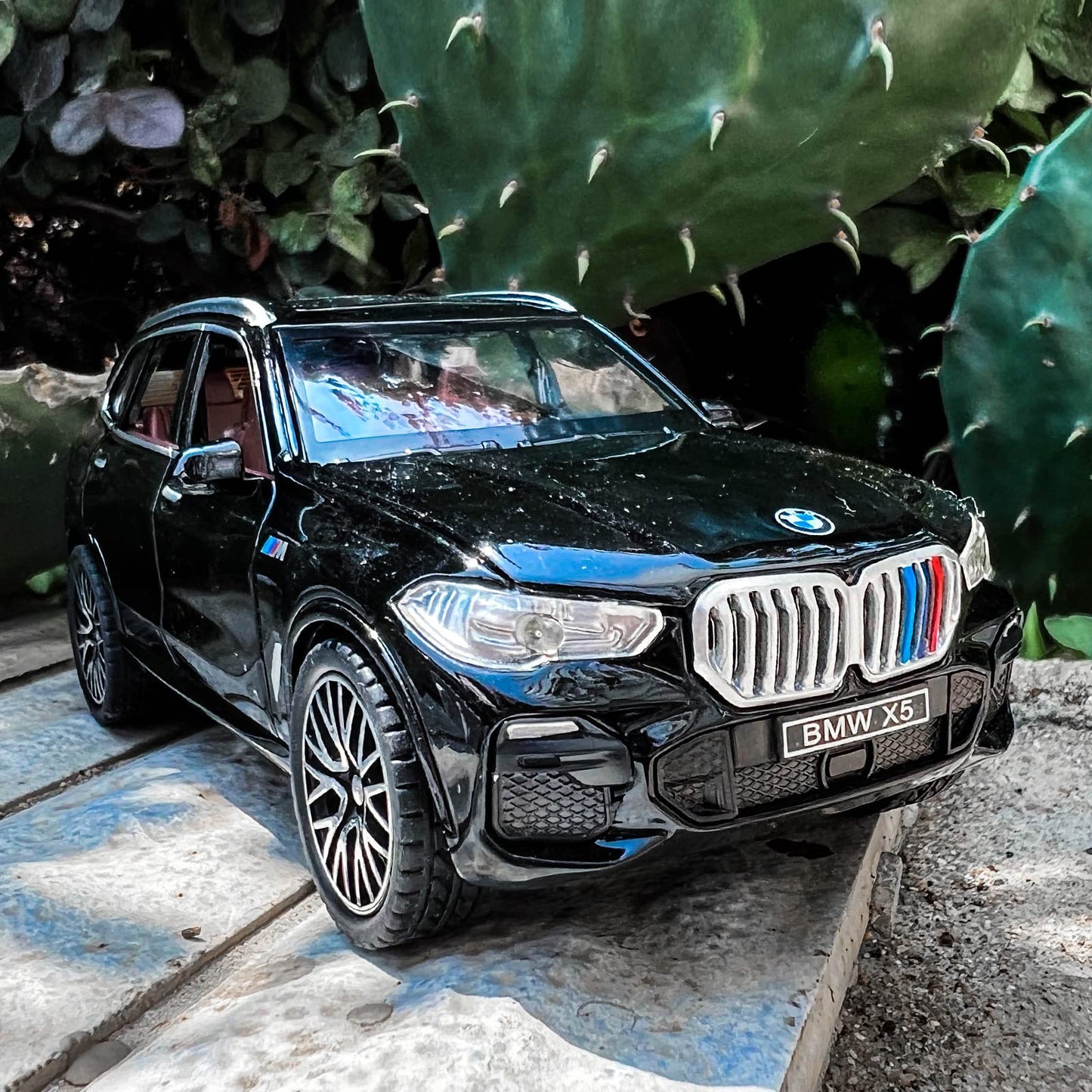 BDTCTK 1:32 Comapatible for X5 SUV Model Car Toy, Zinc Alloy Pull Back Toy car with Sound and Light for Kids Boy Girl Gift(Black) Cypto-OS