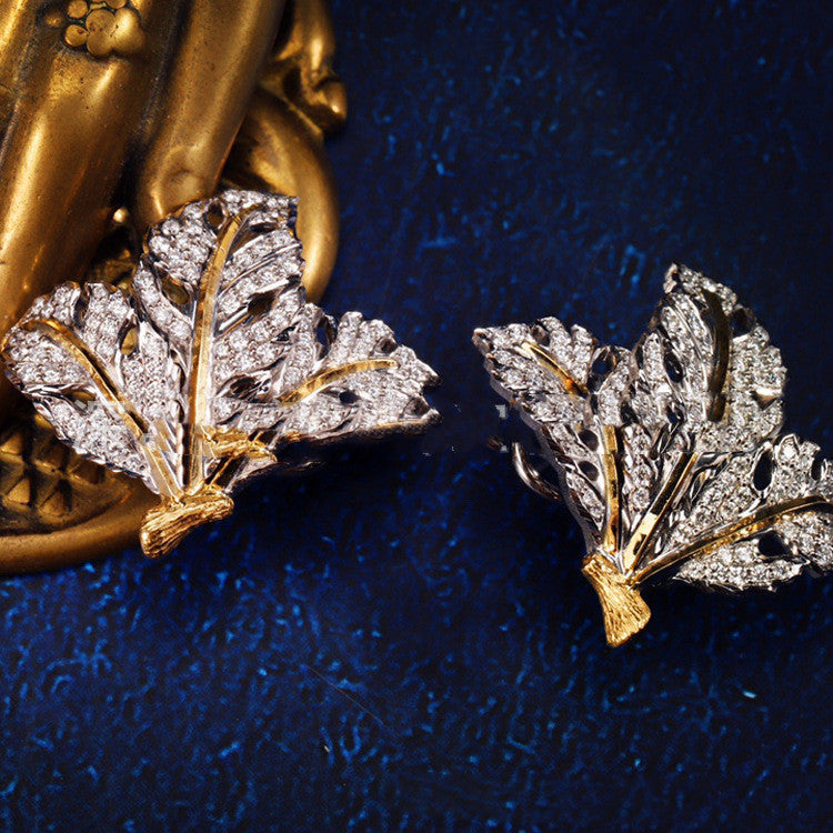 Retro Style 18K Gold Diamond Double Flower And Leaf Brushed Carving Gold Ear-ring Clip - Cypto-OS