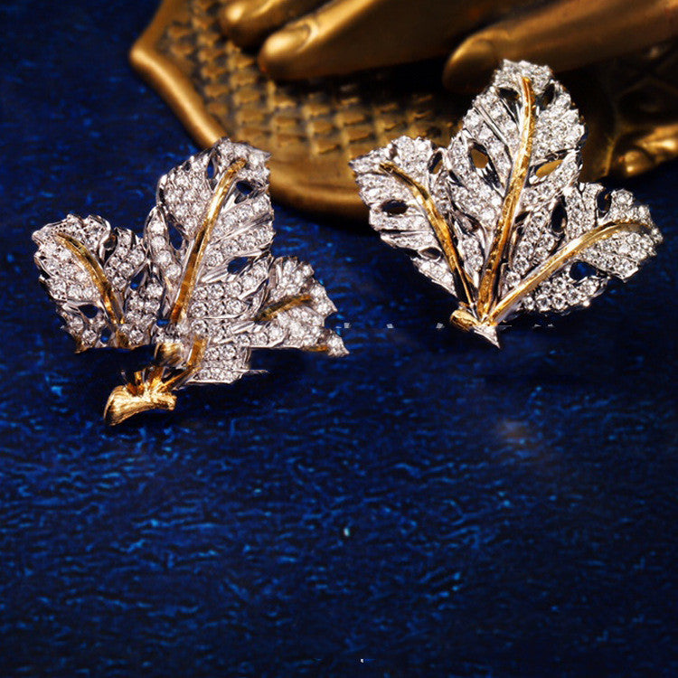 Retro Style 18K Gold Diamond Double Flower And Leaf Brushed Carving Gold Ear-ring Clip - Cypto-OS